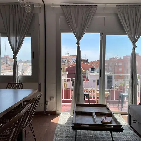 Atico Coast Side. Ramblas 15' Far By Train Appartamento *